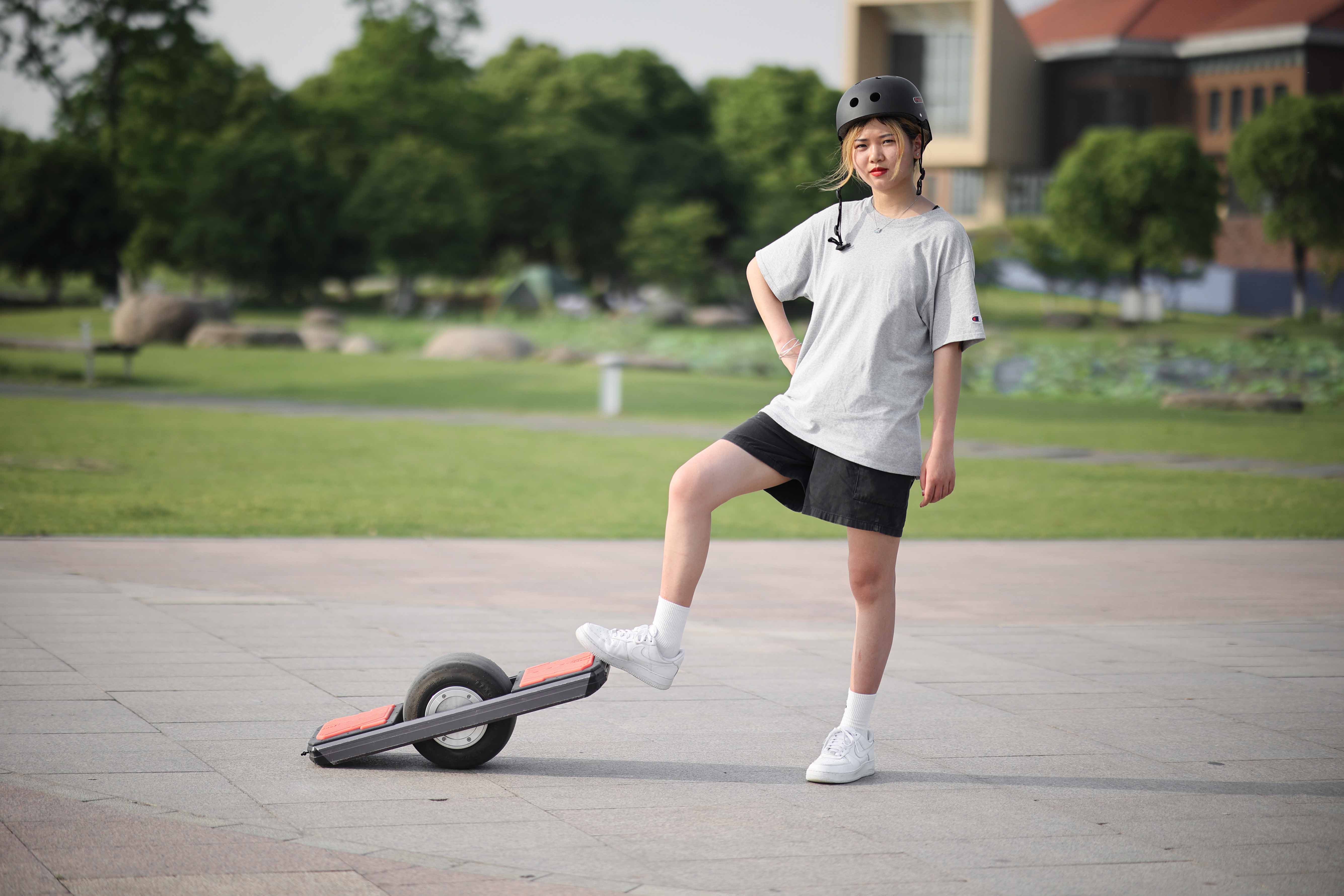 What are one wheel hoverboards?